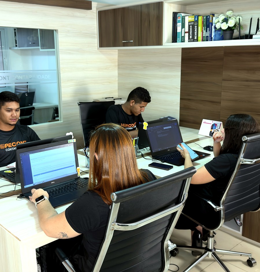 Equipe de contadores da Hopecont que abre o seu CNPJ em até 48 horas
