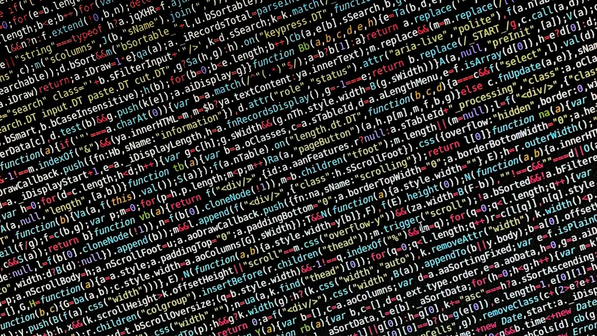Tela com código de desenvolvimento web